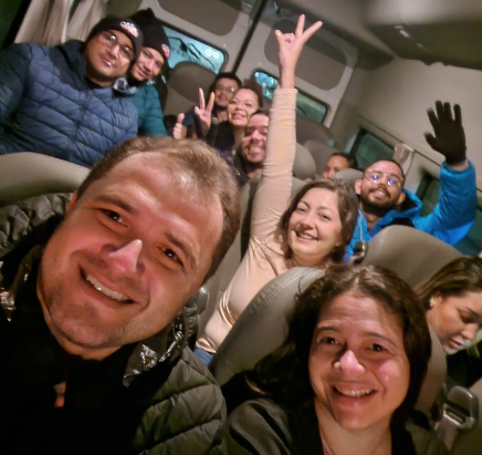 Grupo ViagemSLZ no transfer noturno em Santiago